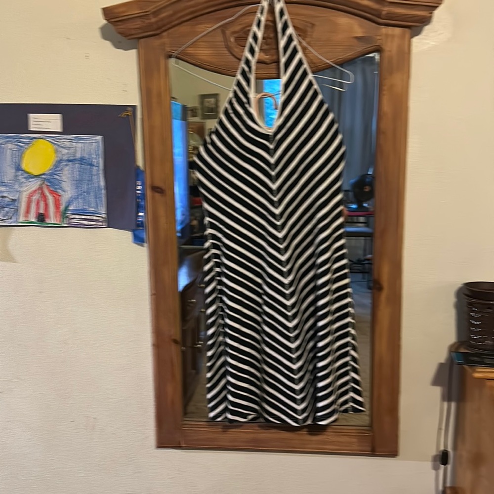 Very flattering stretch halter dress